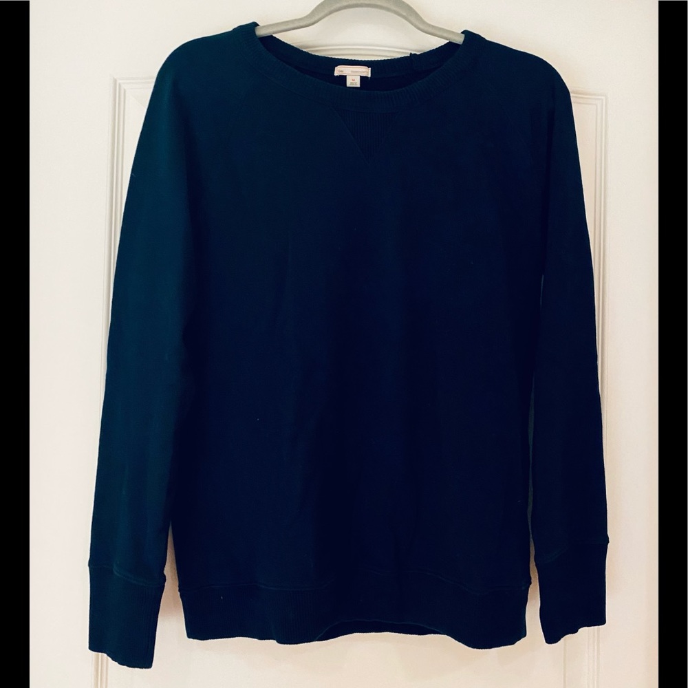 NWOT GAP Women’s Sweatshirt Top